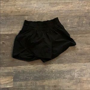 Lululemon shorts🍋